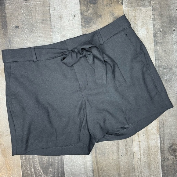 NWT Banana Republic Black 4” Dress Short size 6 - Picture 1 of 10